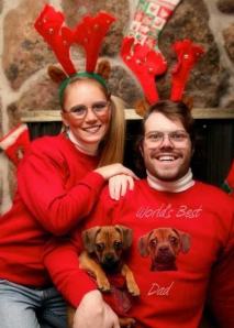 funny-christmas-cards-dog-family-photo